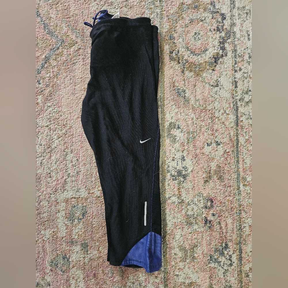 Nike Womens Cropped Leggings
